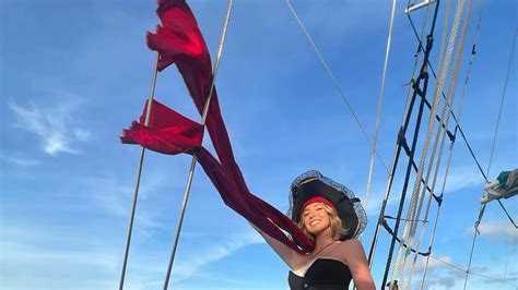 Sydney Sweeney Sexy Pirate Party On A Legit Ship .